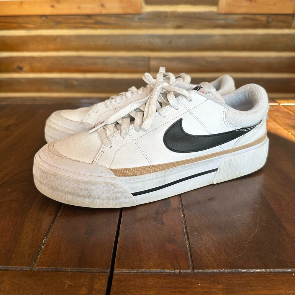 Nike Court Legacy Lift Sneakers